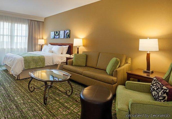 Chicago Marriott Midway 3*
